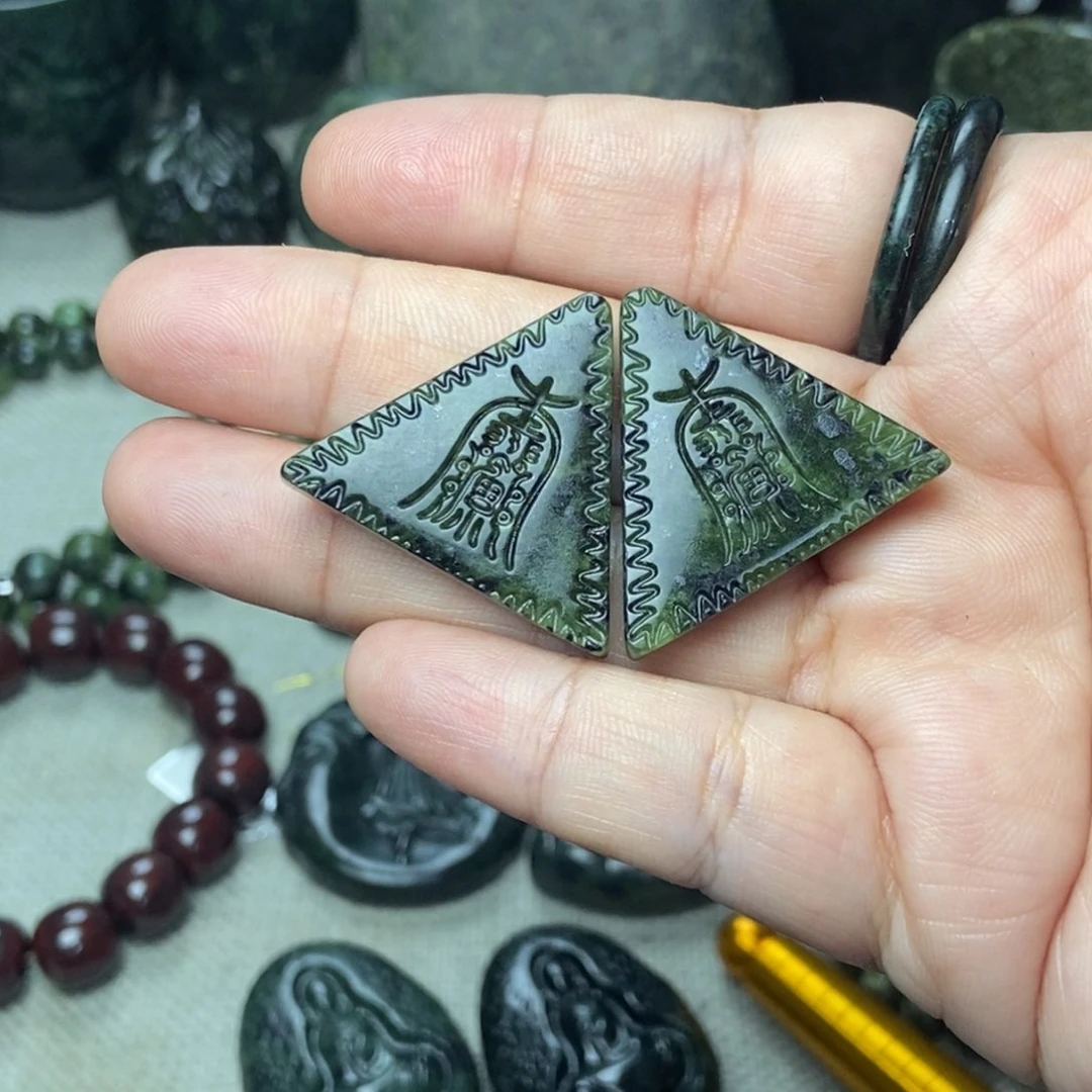 蛇纹石玉未镶嵌颈饰j****o