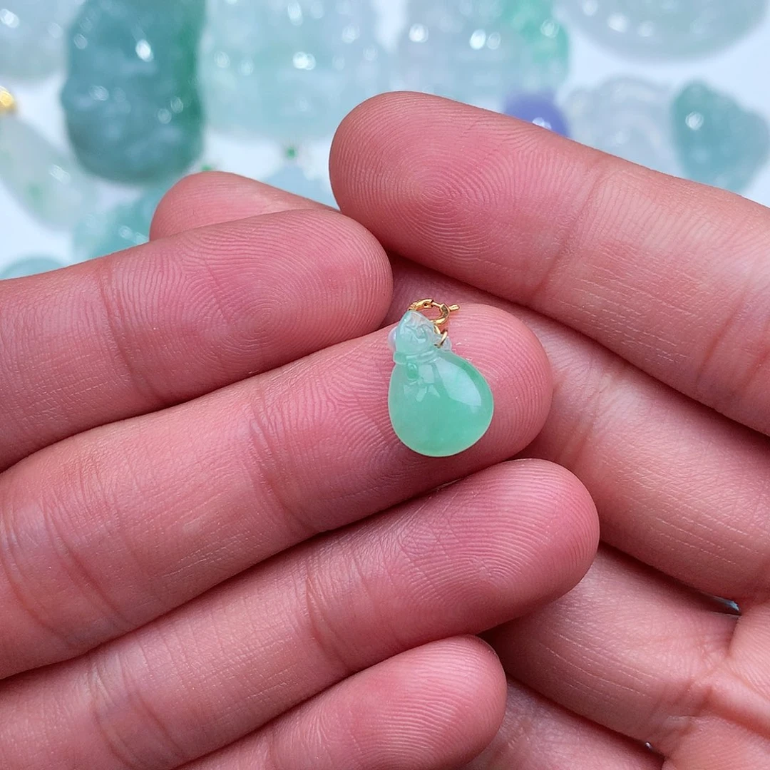 翡翠吊坠(不含链)18K金镶嵌