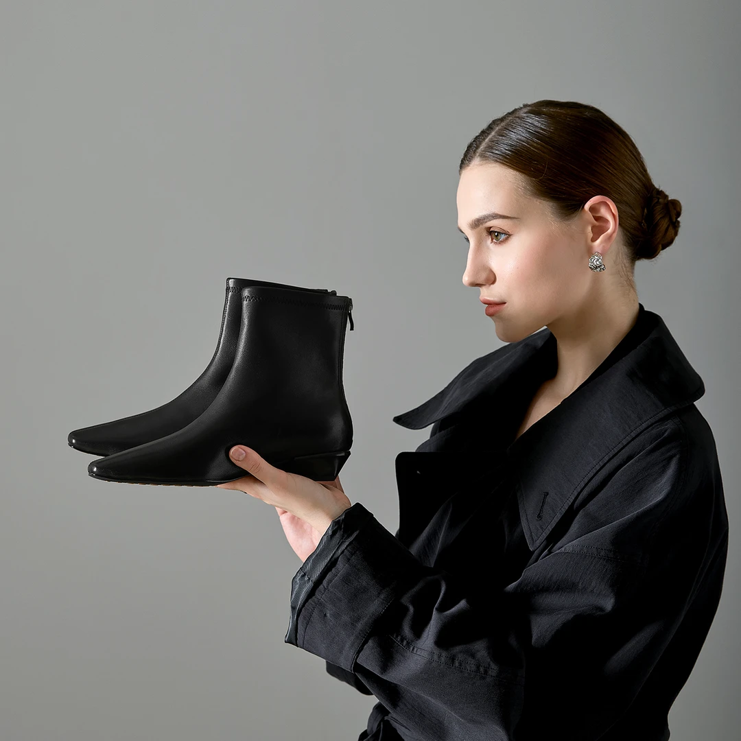 真皮方头短靴女2025秋冬新款复古英伦风中跟瘦瘦靴粗跟切尔西靴