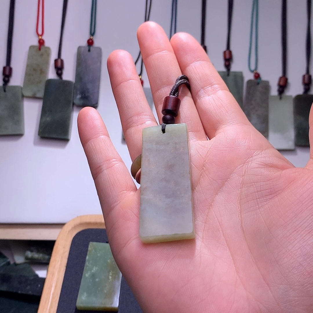 和田玉（糖玉）未镶嵌颈饰