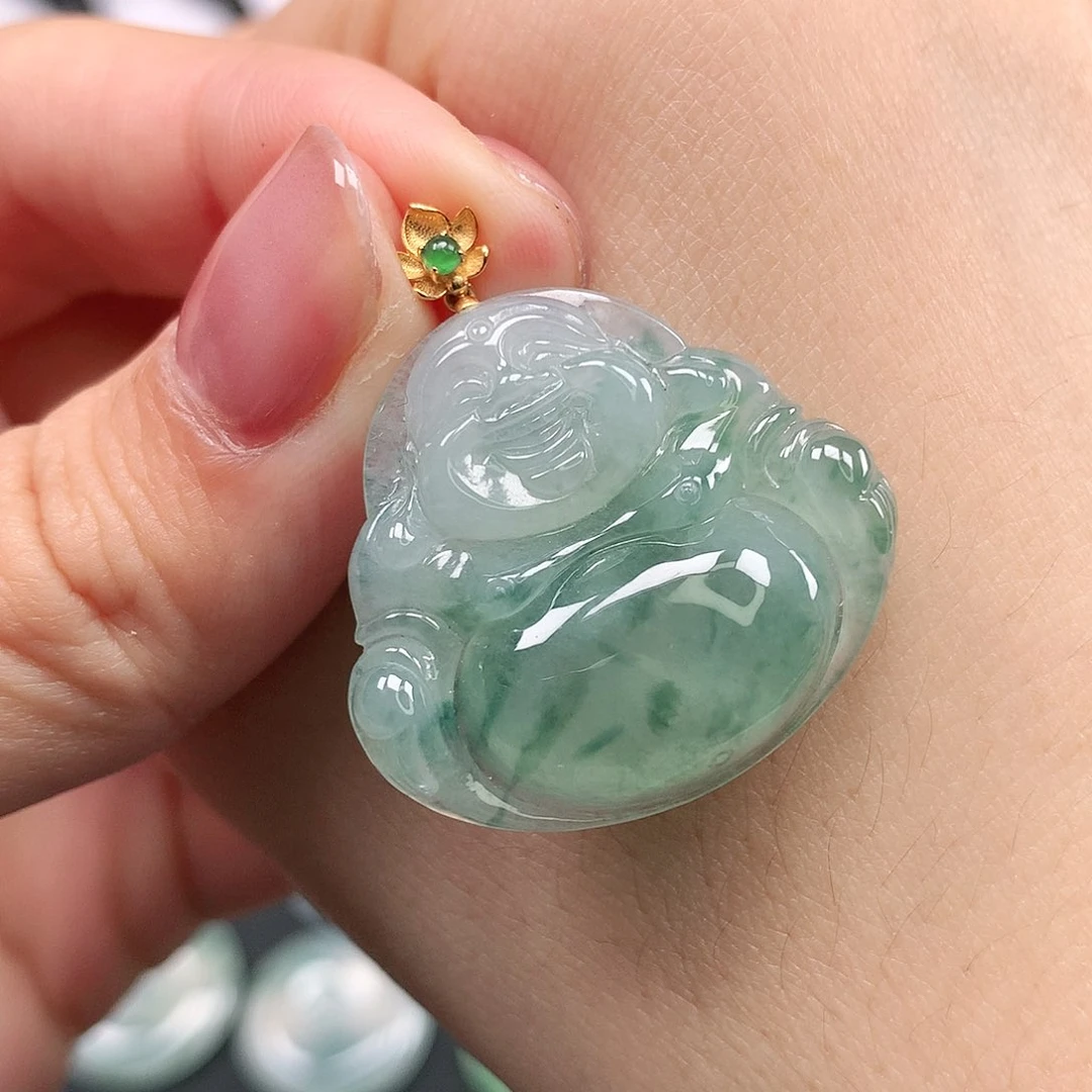 翡翠颈饰18K金镶嵌佛