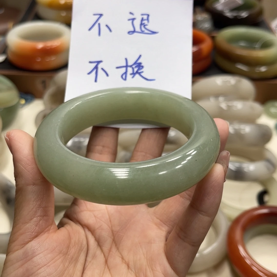 石英岩玉未镶嵌珠宝奇石