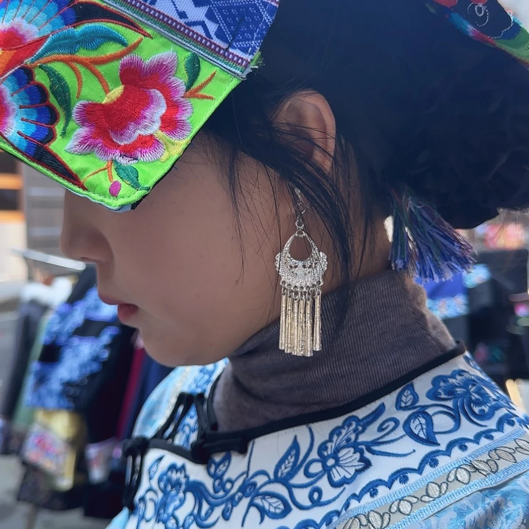 湘西苗族刺绣耳饰