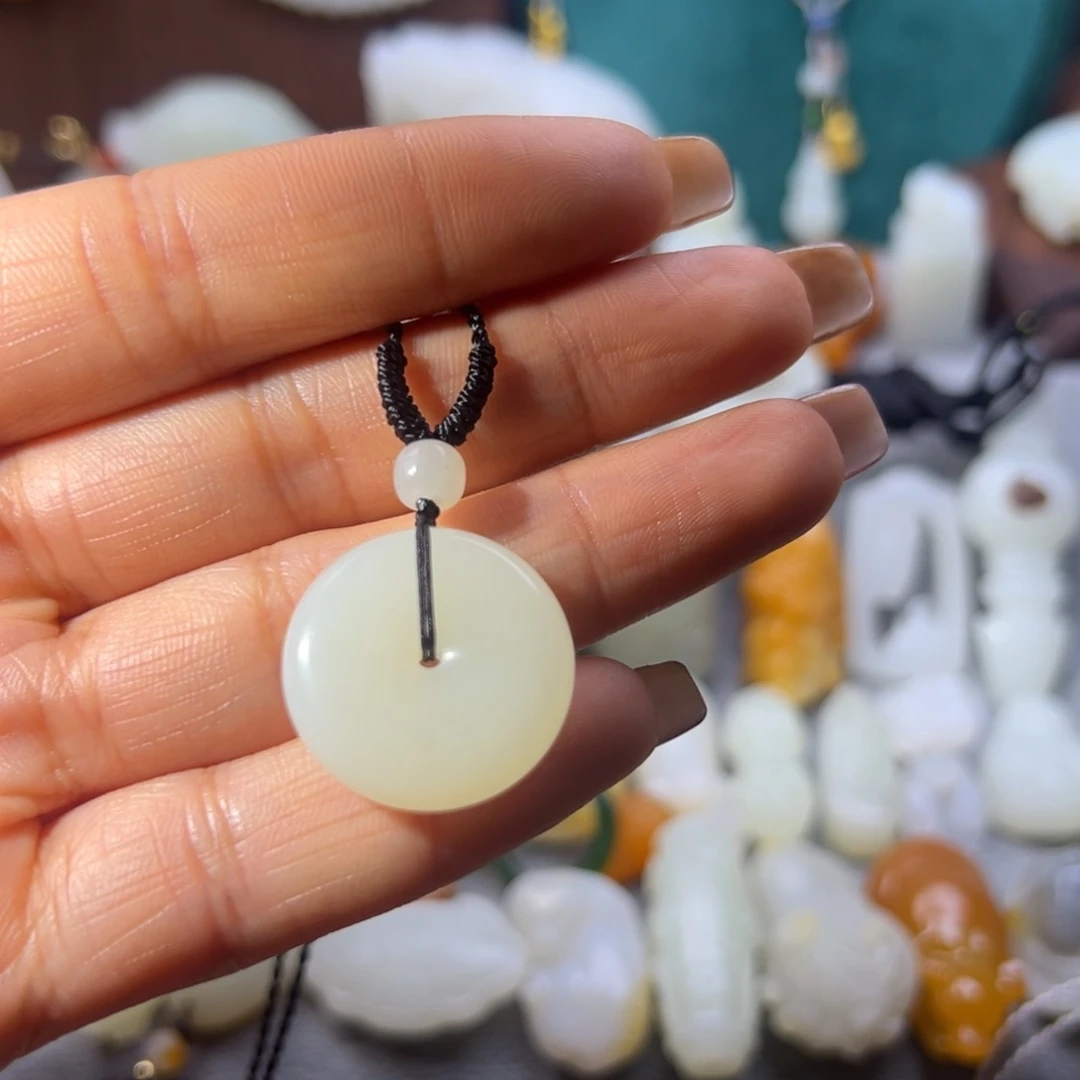 颈饰未镶嵌和田玉西**哥