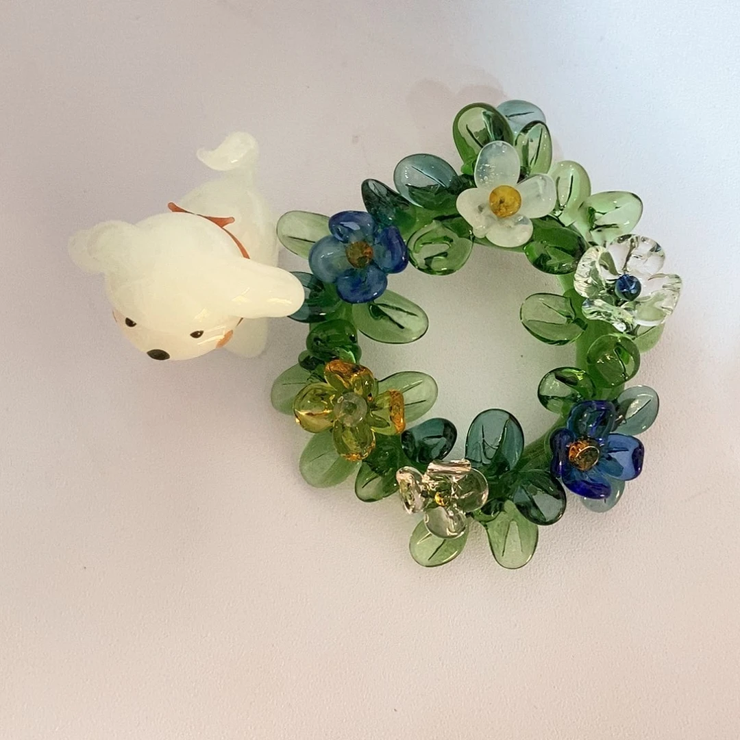 琉璃手工艺品海*花环和狗