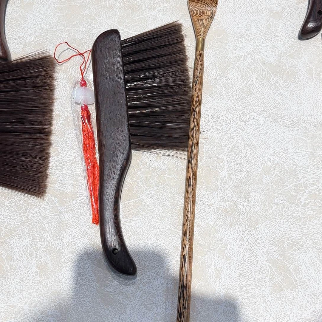 紫檀木类家具鸡翅木扫把和痒痒挠