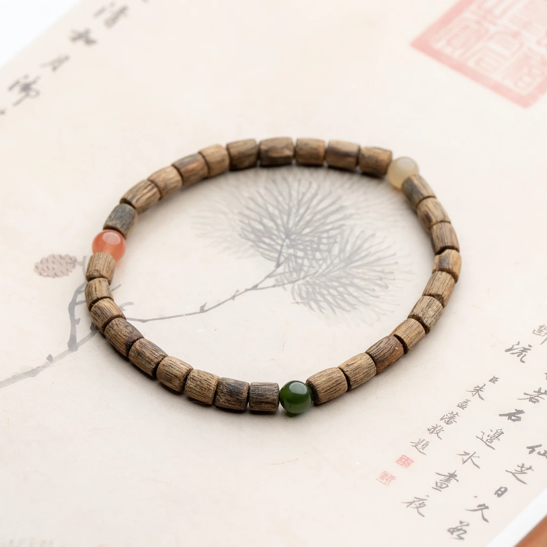 莺歌绿奇楠沉香随形桶珠和田玉单圈手串多样性发其一
