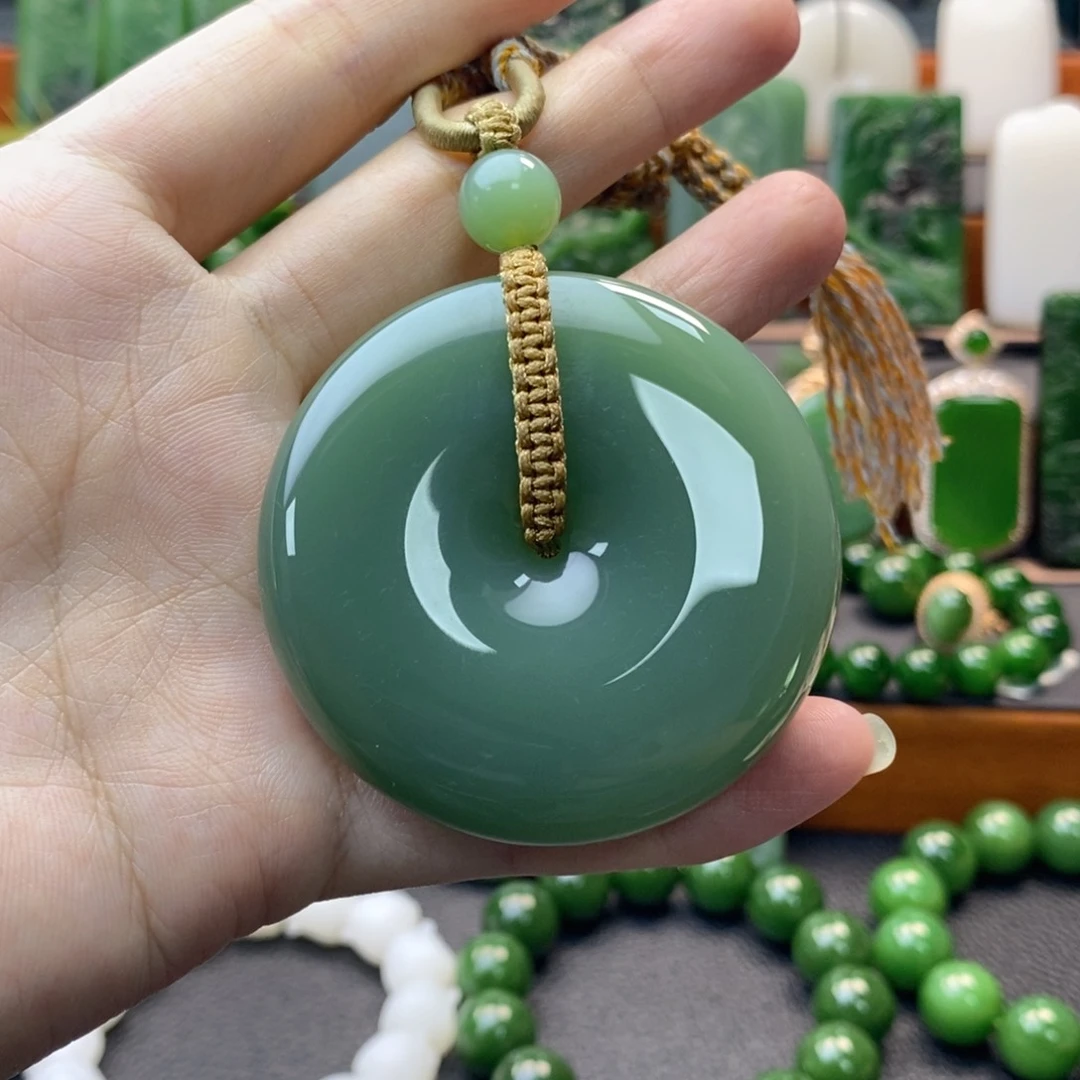 颈饰未镶嵌和田玉（碧玉）鸿*平安扣