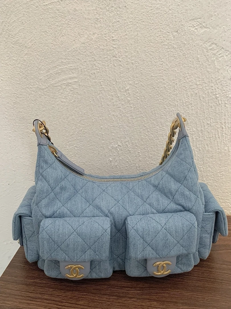 全新未使用 Chanel/香奈儿 25C 多口袋牛仔嬉皮Hobo 芯片款  二店