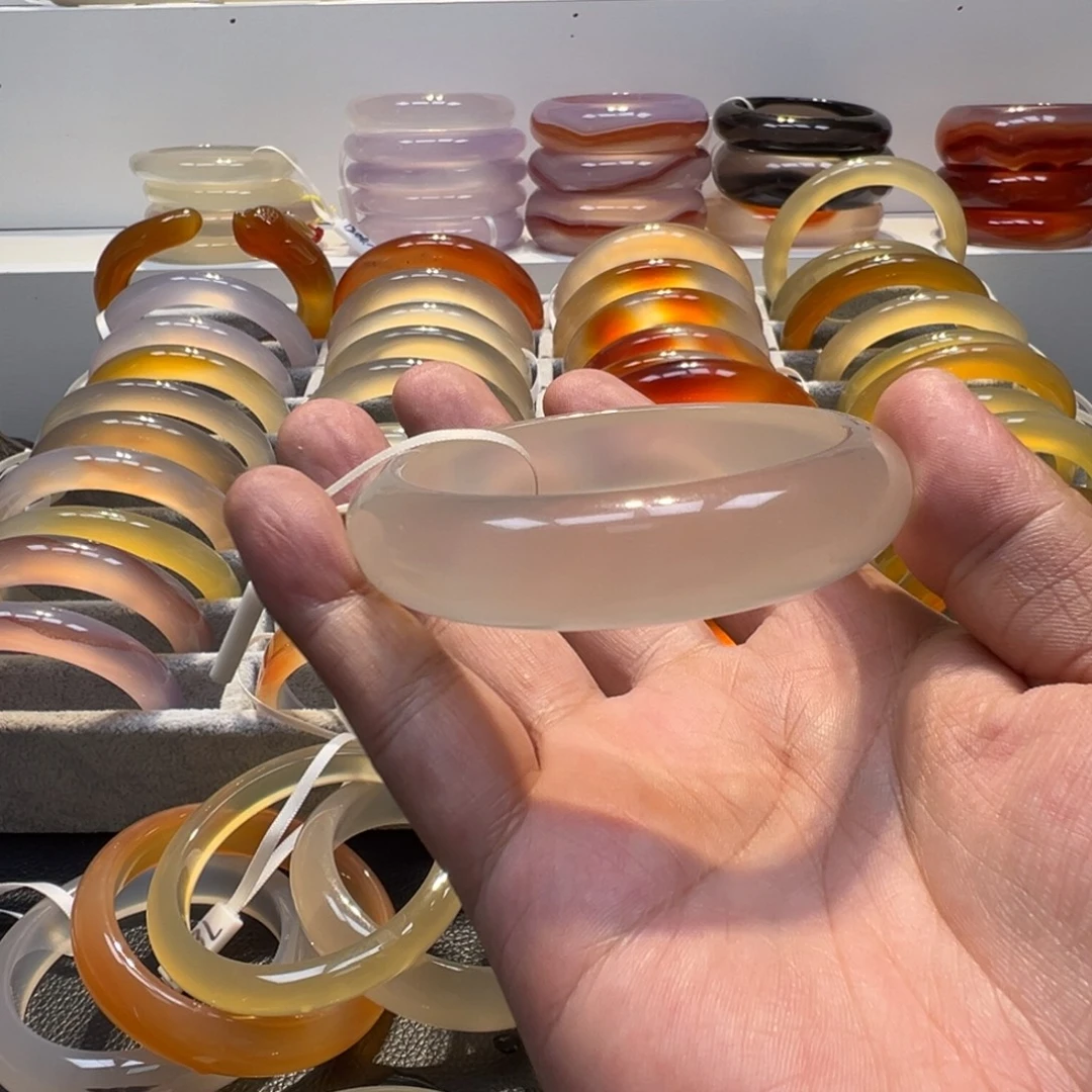 重****玛瑙/玉髓未镶嵌手镯