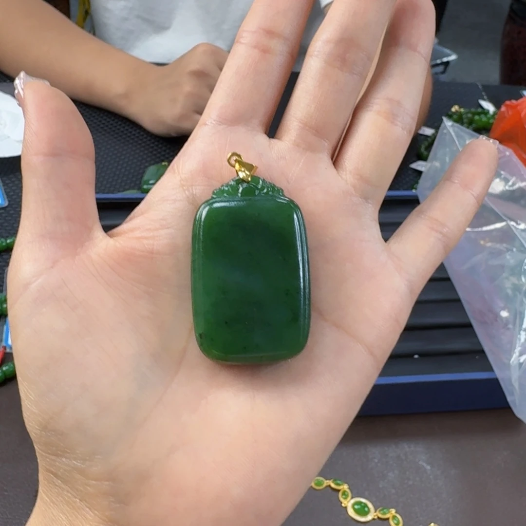 和田玉（碧玉）合金颈饰