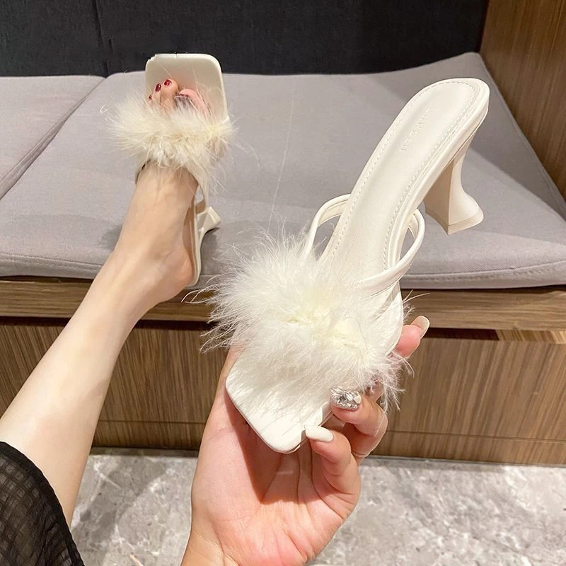 新款韩式凉拖鞋女夏外穿时尚毛毛拖鞋一字带高跟半拖鞋黑粉米色可