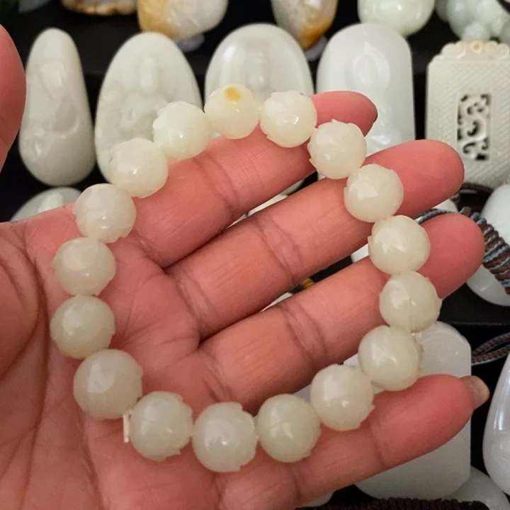 和田玉（糖玉）未镶嵌颈饰