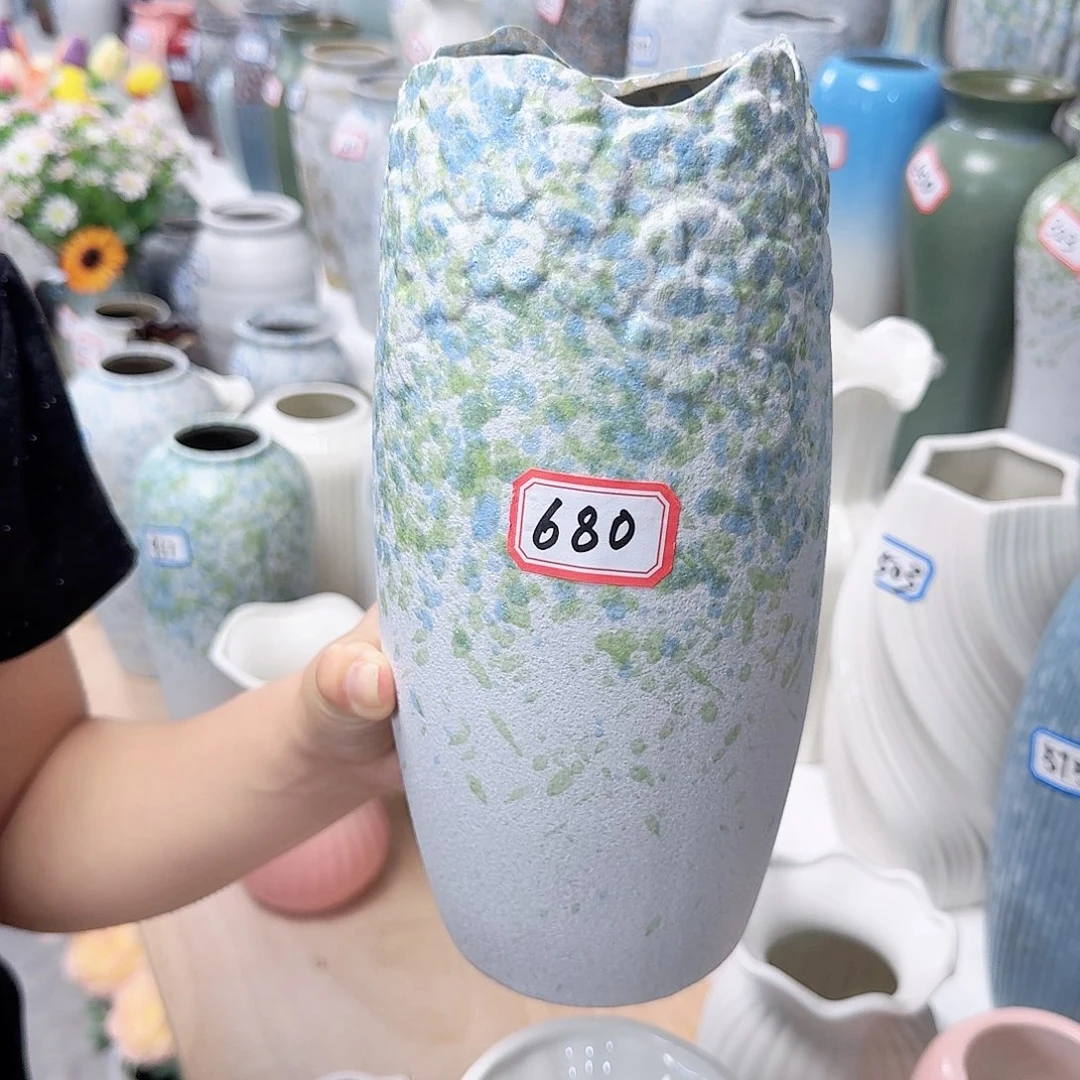 680号陶瓷花瓶24厘米一个