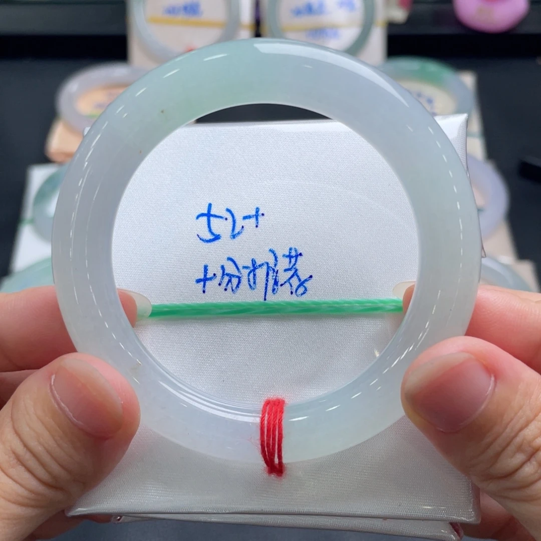 未镶嵌手镯翡翠翡翠手镯