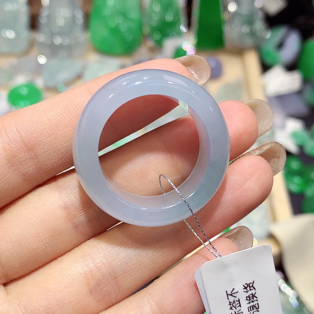 翡翠未镶嵌颈饰戒圈