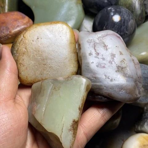 未镶嵌和田玉（糖玉）挂件