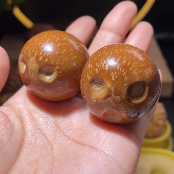 桃核把件紫金鼠手球