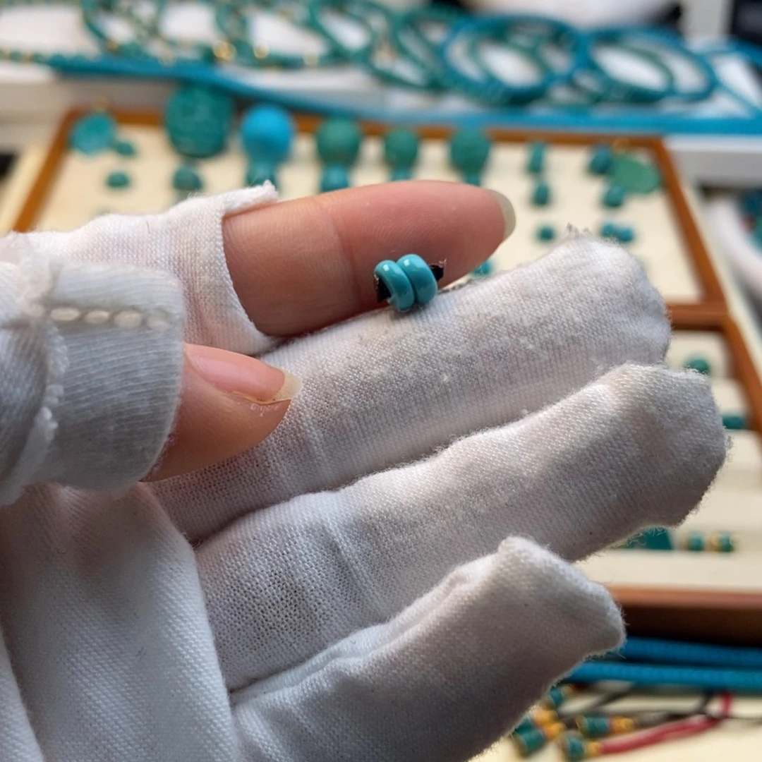 绿松石配饰未镶嵌