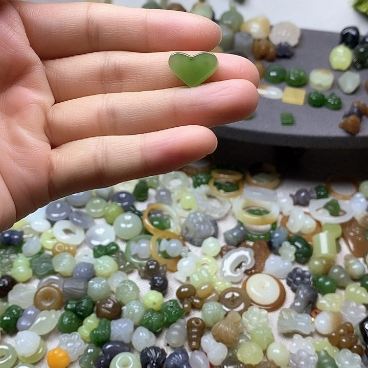 未镶嵌和田玉挂件爱心