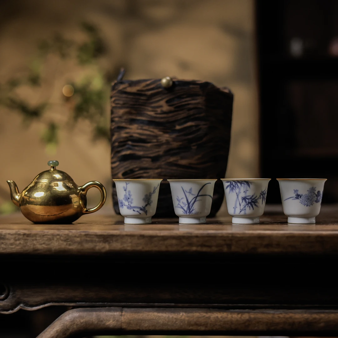 斋居 金彩孟臣壶+青花四君子四客杯（雲由S0431）