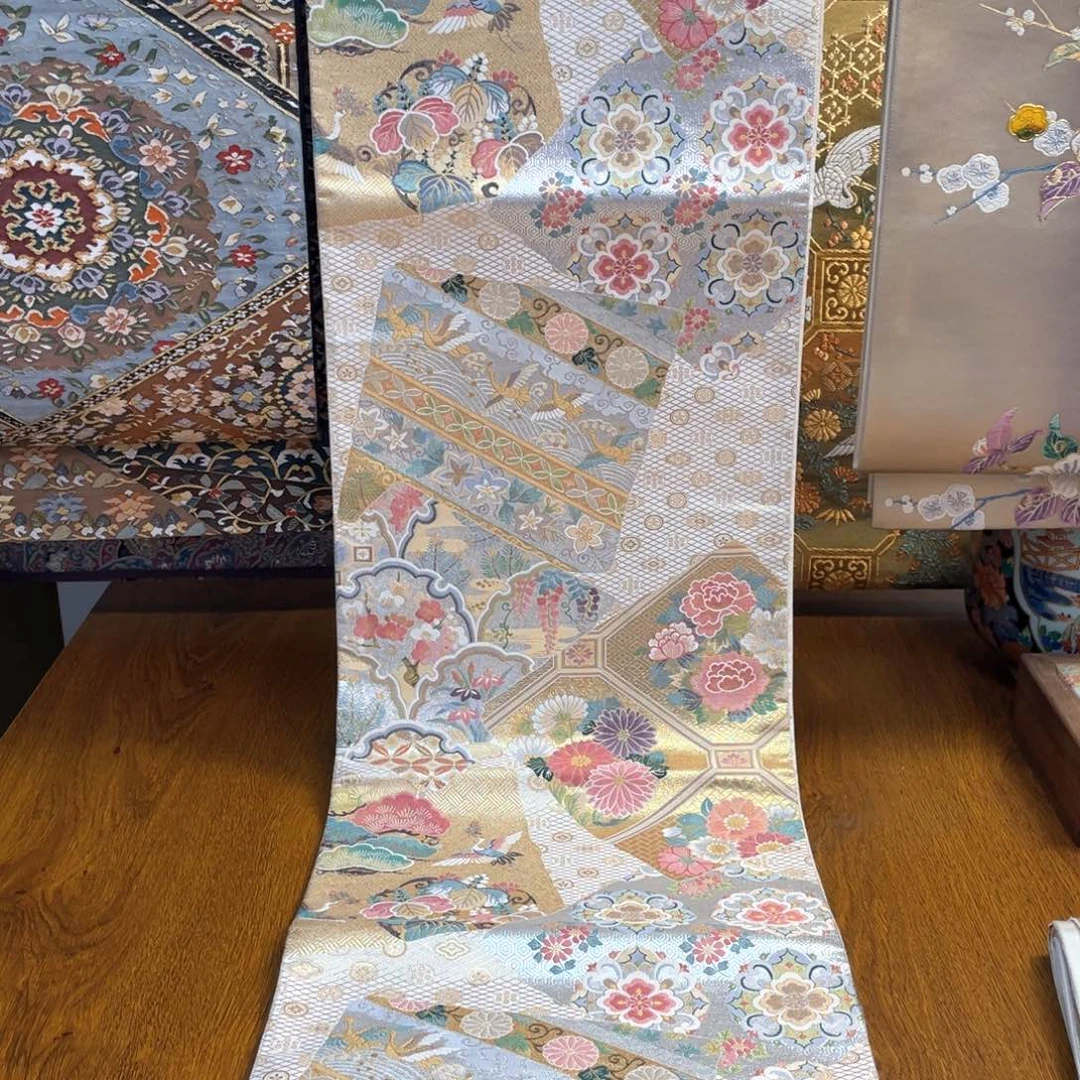 织绣巧****店色纸花卉宝相