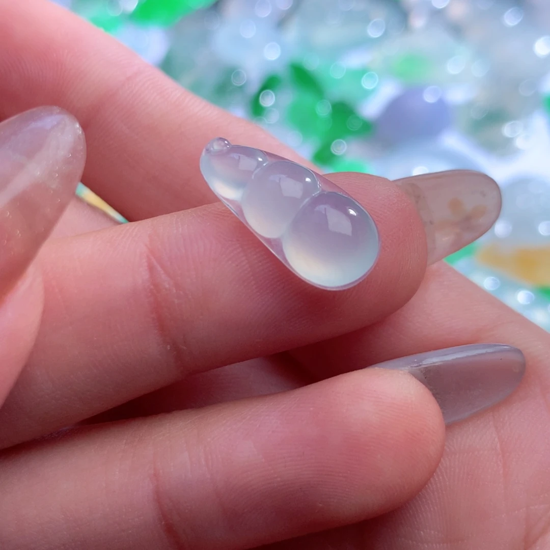 翡翠未镶嵌颈饰缅甸