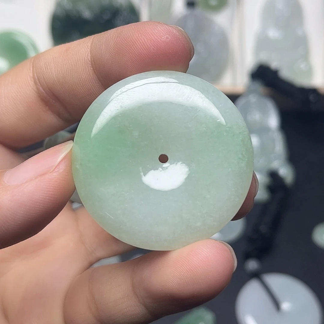 翡翠未镶嵌颈饰缅甸天然翡翠