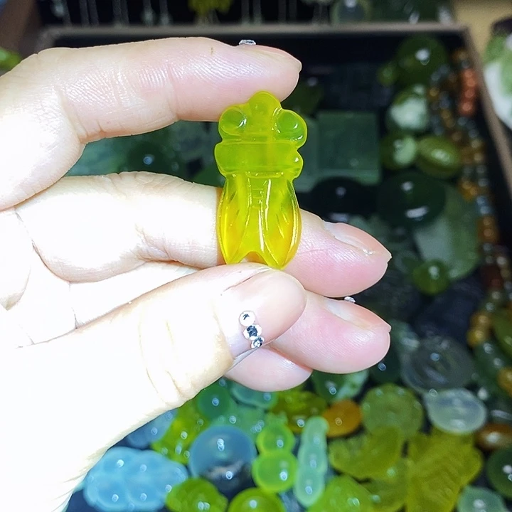 未镶嵌蛇纹石玉颈饰
