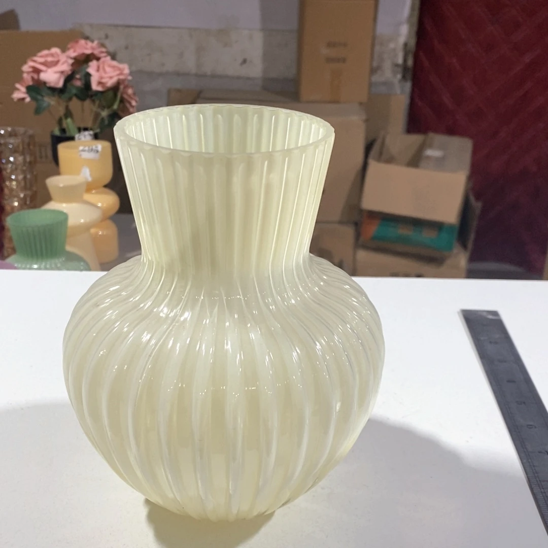 玻璃奶油色高20口8玻璃花瓶嘎嘎好看玻璃花瓶