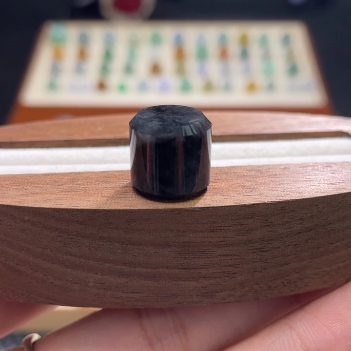 散珠翡翠黑乌鸡桶珠卡12.6-11.6mm