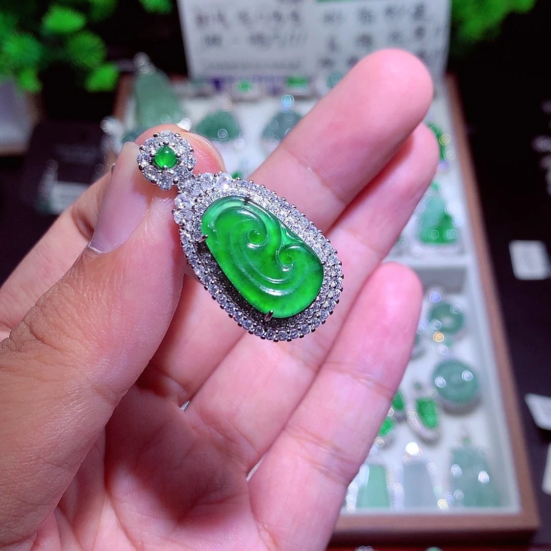 颈饰未镶嵌翡翠翡翠