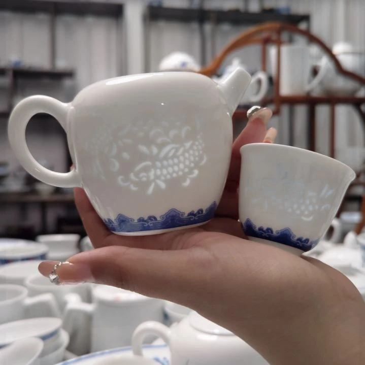 瓷年年有余一壶两杯