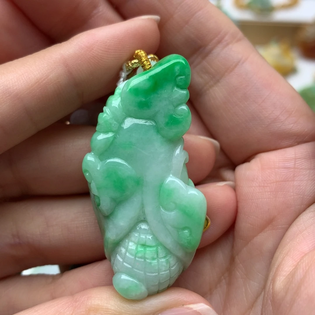 翡翠未镶嵌颈饰翡翠