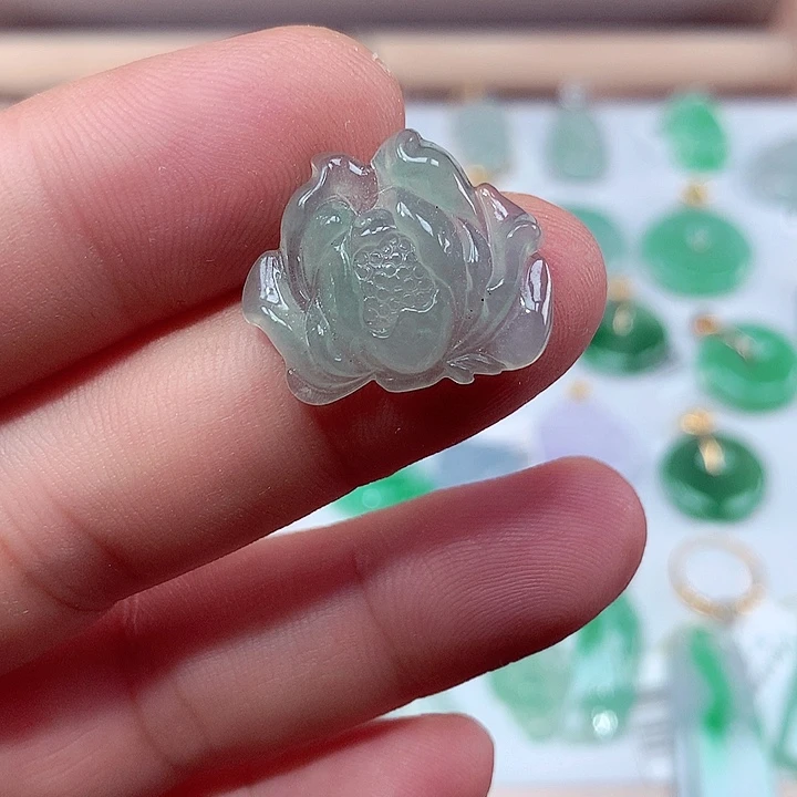 翡翠未镶嵌颈饰吊坠