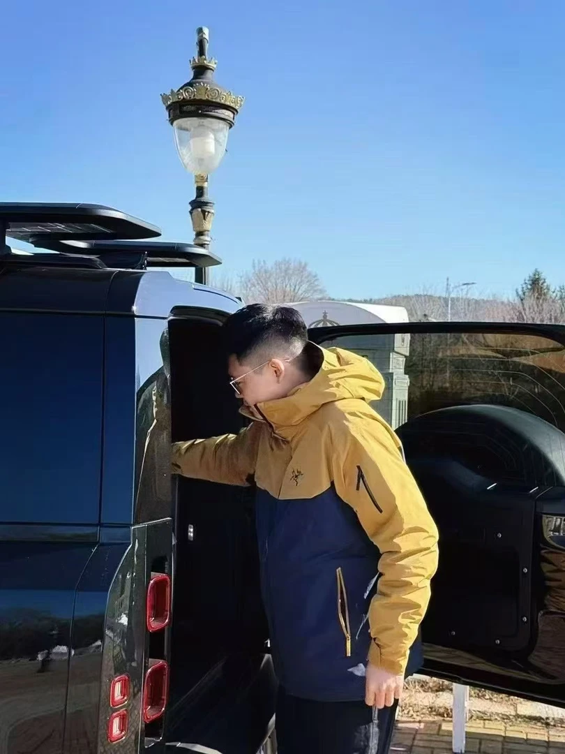 冬日战神小买菜 穿到新疆阿勒泰 运动情侣滑雪服