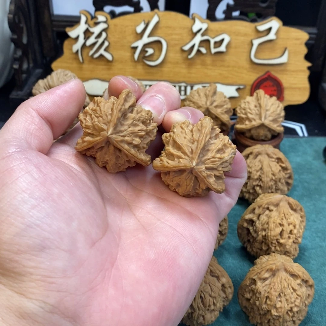 文玩核桃把件盘山三棱37