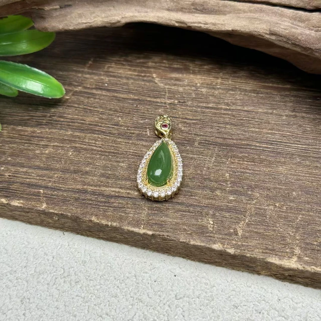 碧玉水滴吊坠D112235——多样性发其一