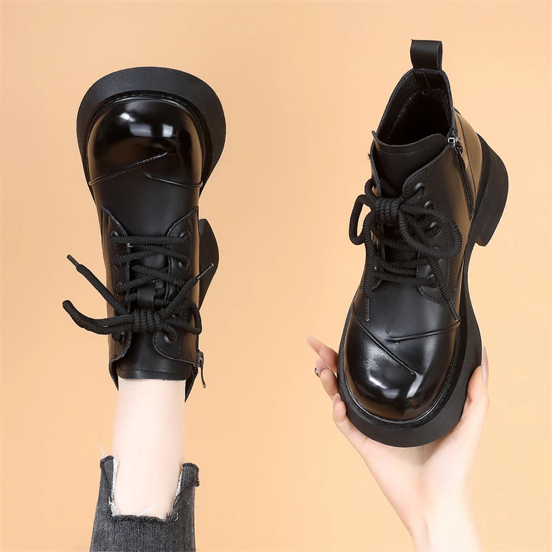 粗跟皮面马丁靴女2024秋冬季新款英伦风软底软面防滑时尚百搭短靴