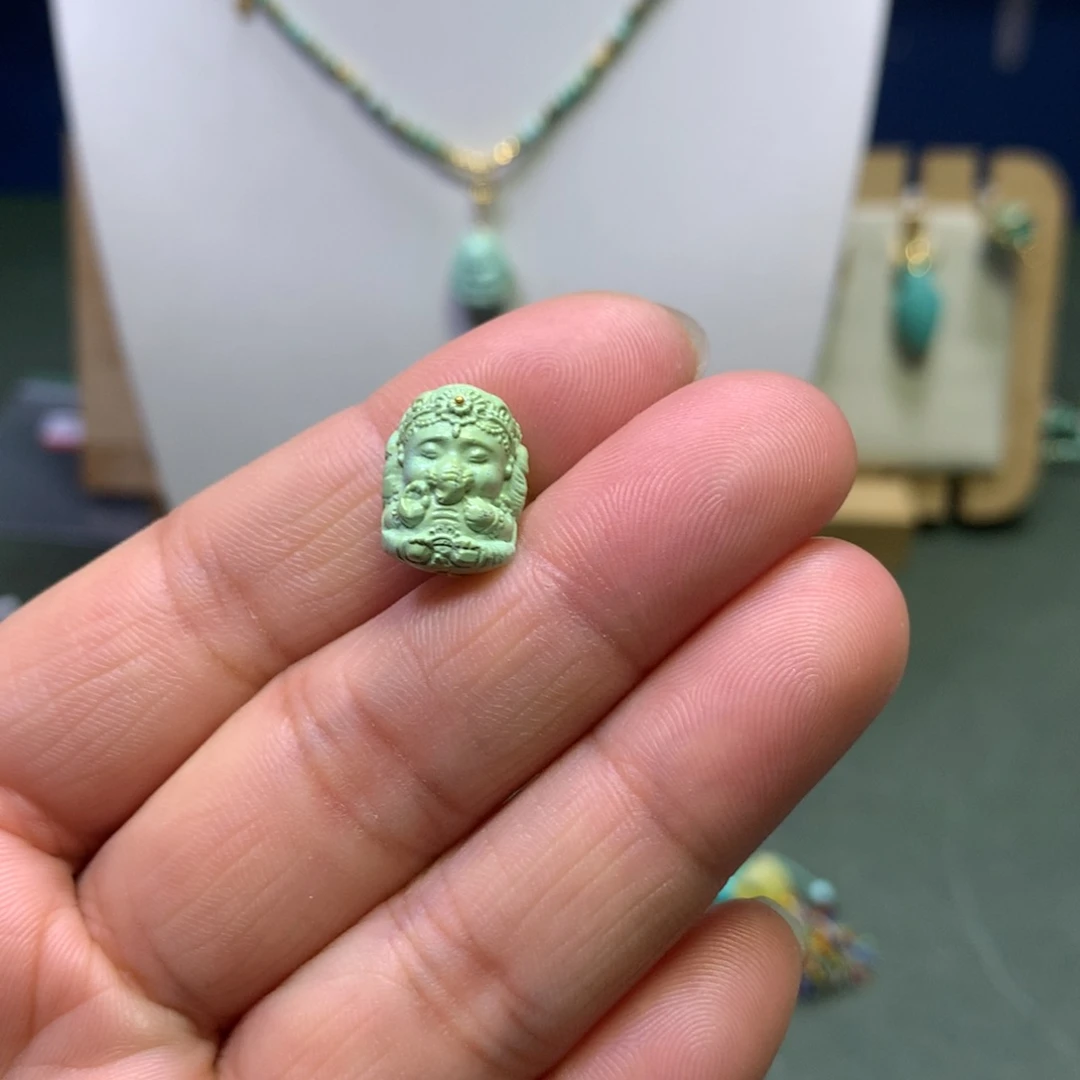 绿松石配饰未镶嵌