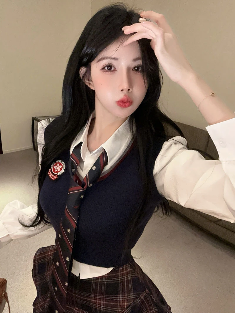 韩系学院风三件套女秋新款性感辣妹减龄针织马甲长袖衬衫时尚套装