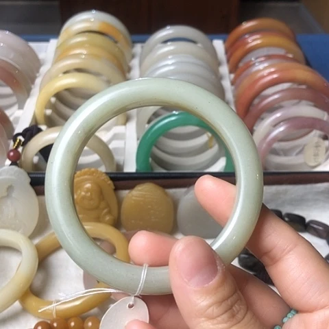 石英质玉未镶嵌手链