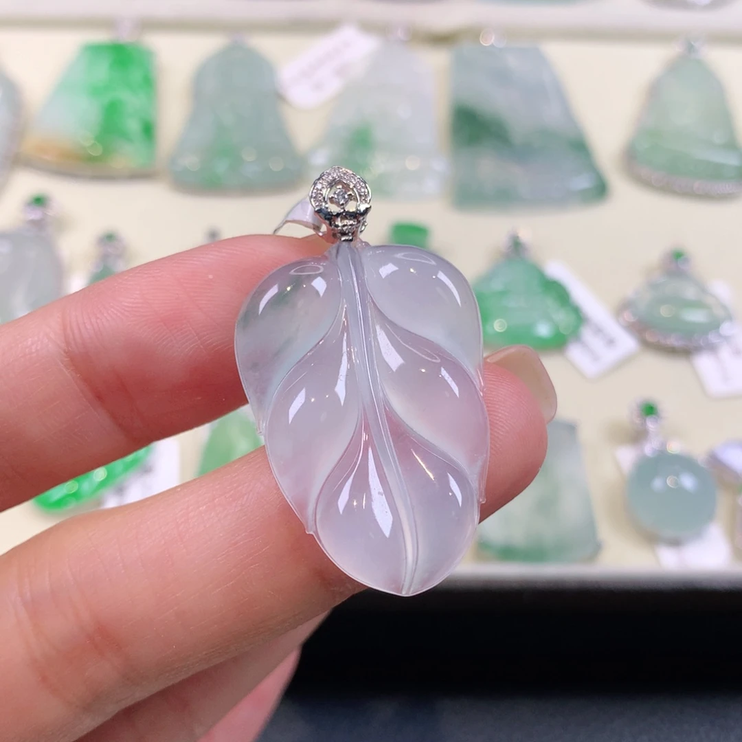 翡翠18K金镶嵌颈饰缅甸天然a货翡翠