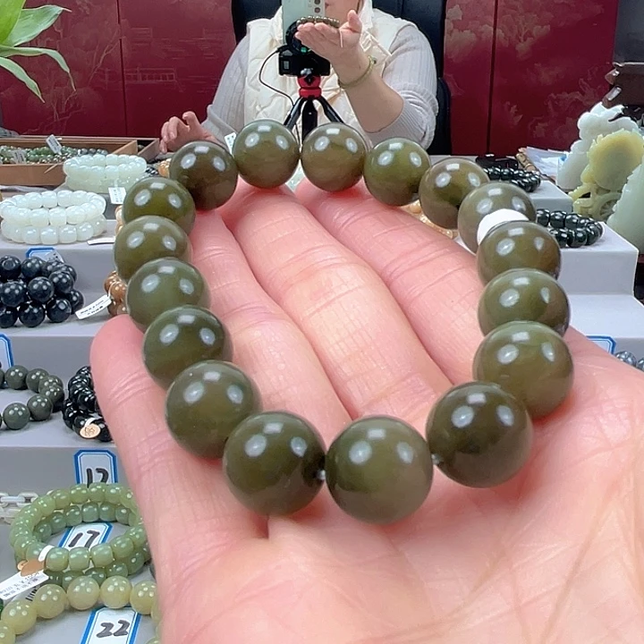 和田玉未镶嵌手串