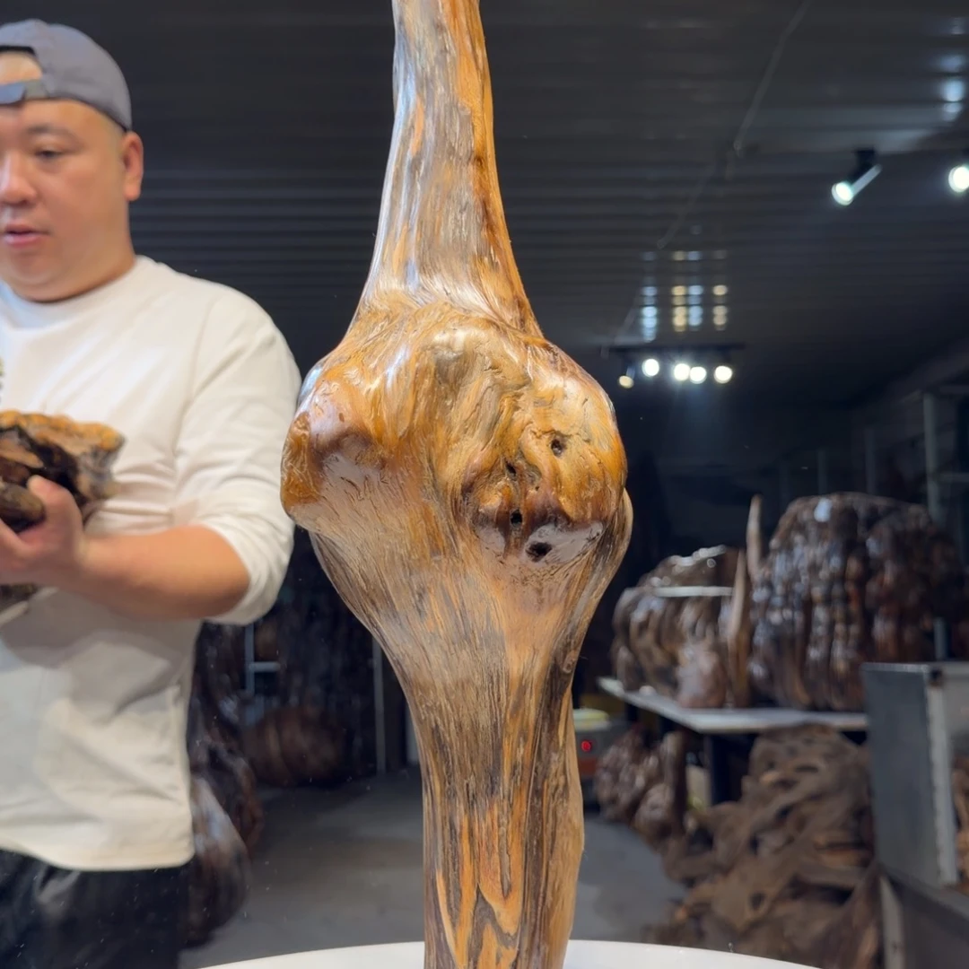 贵***姓木王一刀琥珀木摆件195