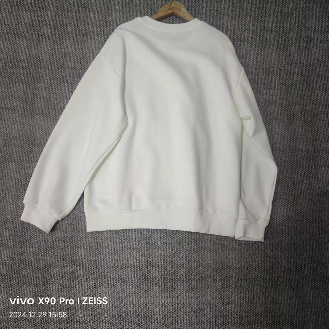 唯琳剪标 8仓B6-4-40256款 白色圆领长袖T
