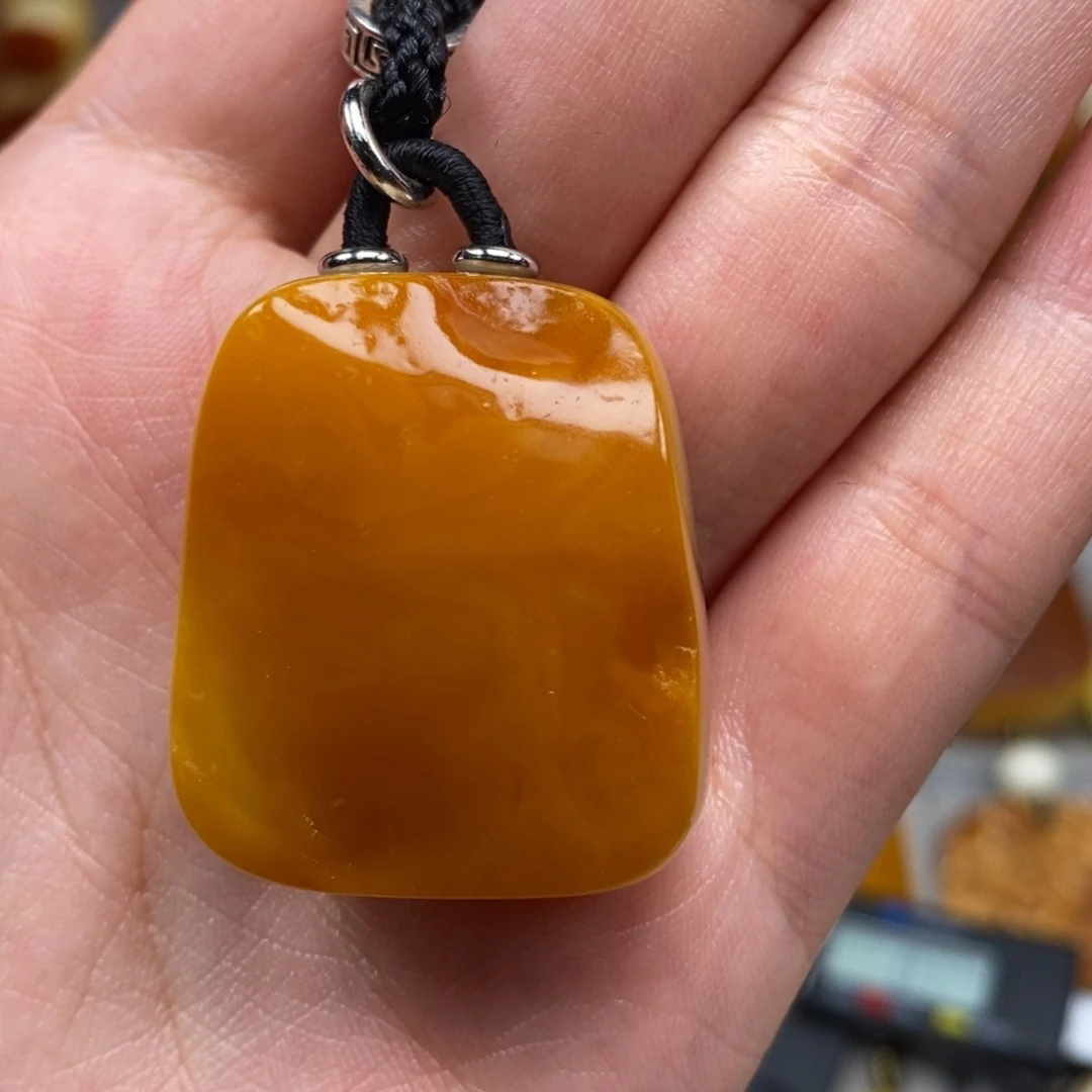 未镶嵌琥珀珠宝奇石
