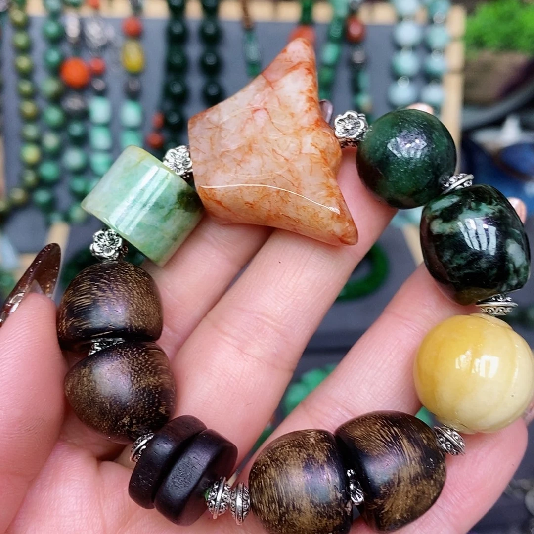 翡翠手链未镶嵌漂亮美眉