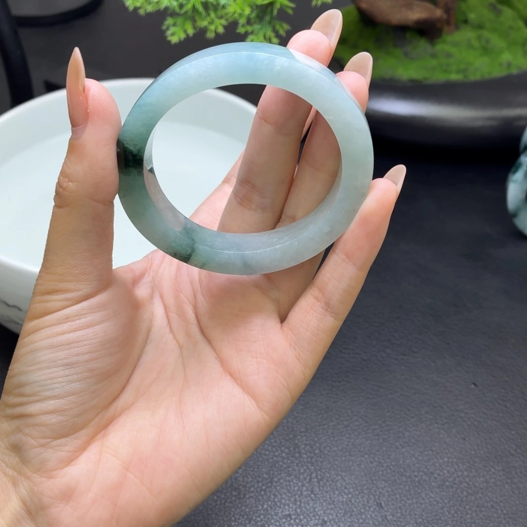 定制翡翠翡翠未镶嵌小**?
