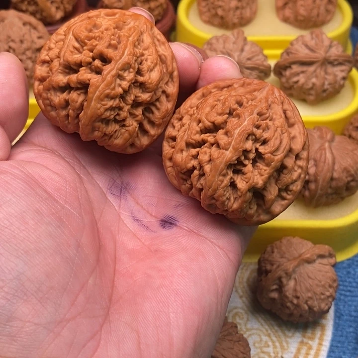 文玩核桃吊坠Q*！大粗筋48